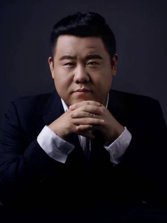 张喜秋(中山大学艺术学院副教授、歌手)