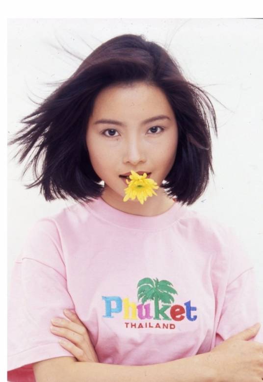 曹众（中国香港女演员、主持人、商人）