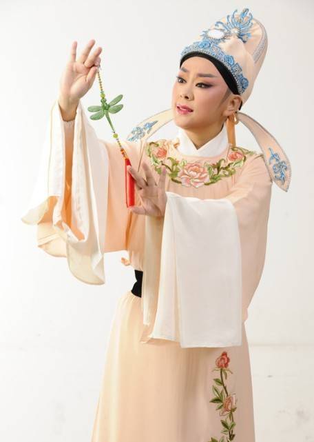 徐铭（杭州越剧院国家一级演员、戏剧梅花奖得主）