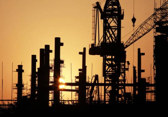 基础设施投资（能够为企业提供作为中间投入用于生产的基本需求）