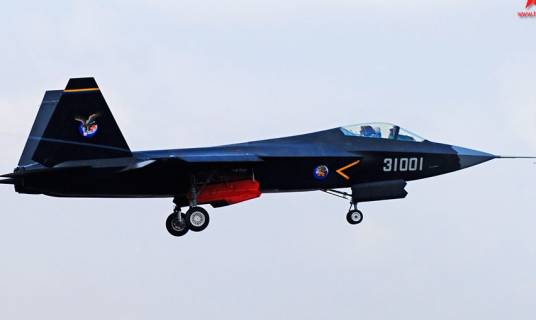 隐形战斗机(作战用飞行设备)