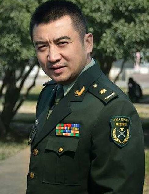 洪卫(南京军区政治部前线文工团演员)