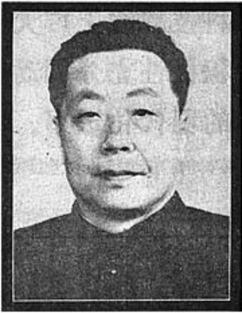 周荣鑫（原国务院秘书长）