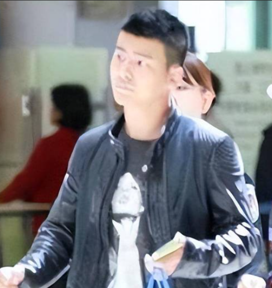 刘石坚（工体拿铁酒吧董事）