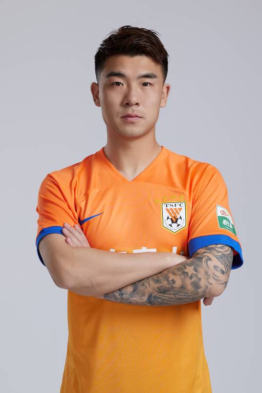 石柯（1993年1月出生的中国足球运动员）