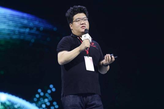 郑文彬（安全漏洞挖掘和研发团队负责人）