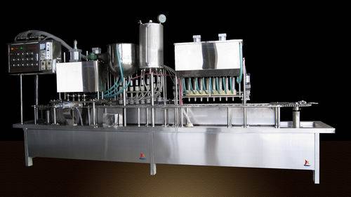 饮料灌装机