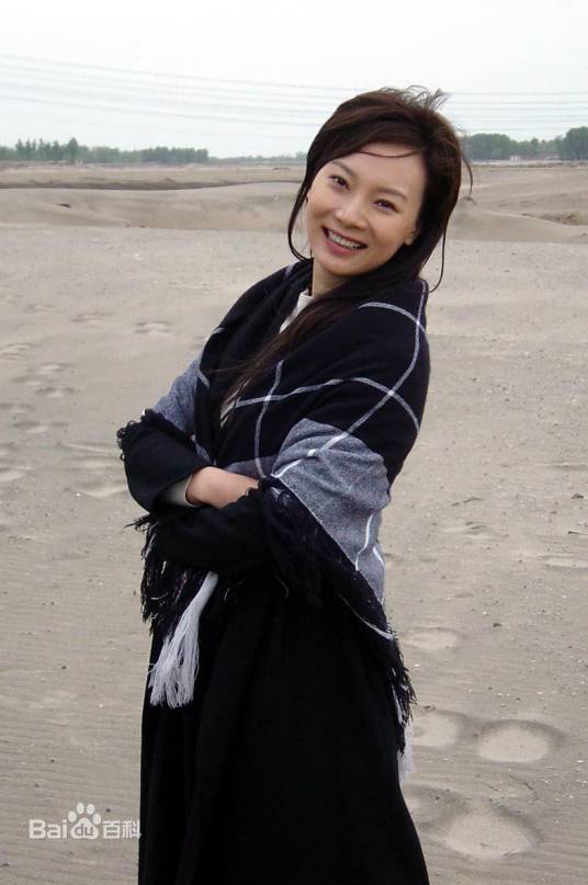 黄依依（谍战电视剧《暗算》中的角色）