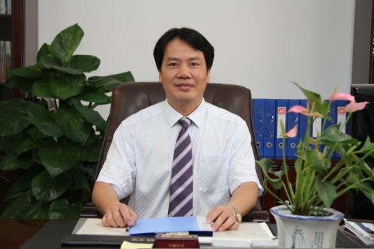 王新华（广州医科大学原党委副书记、校长）