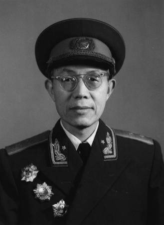 欧阳毅(全国人大常委会委员、开国中将)