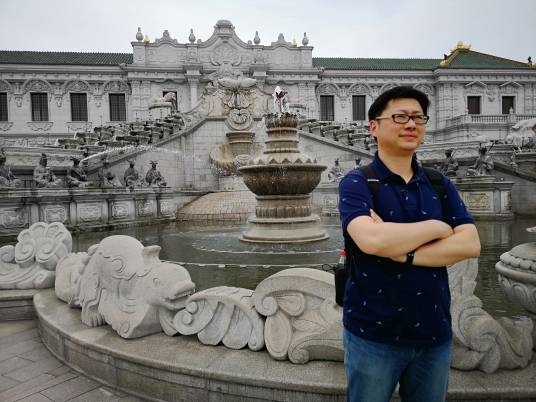 谢鑫(中国作家协会会员、儿童文学作家)