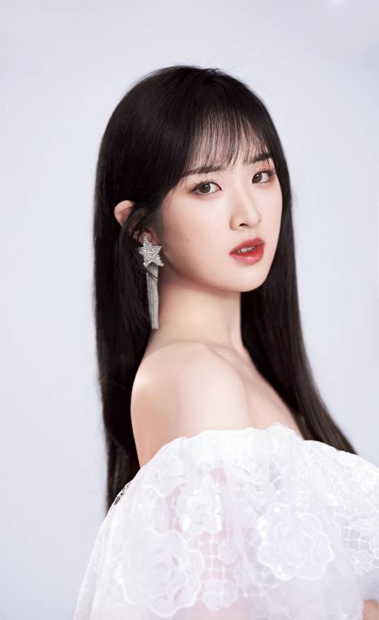 姚安娜（中国内地女歌手、演员）