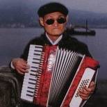 李炳辉（中国台湾残疾盲人男歌手）