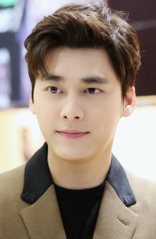 李易峰（中国内地男演员、流行乐歌手、影视制片人）