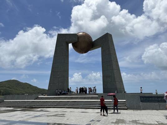 北回归线标志塔