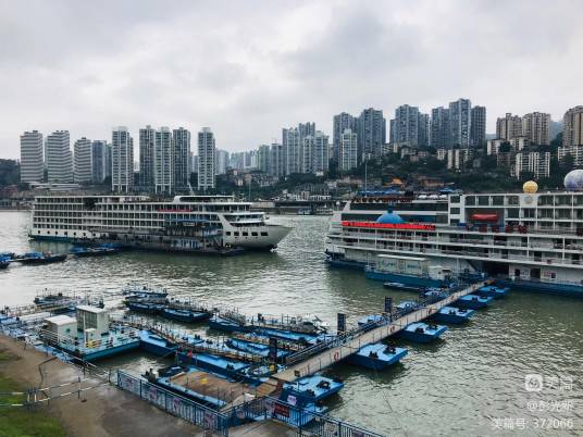 朝天门码头（重庆市的码头）