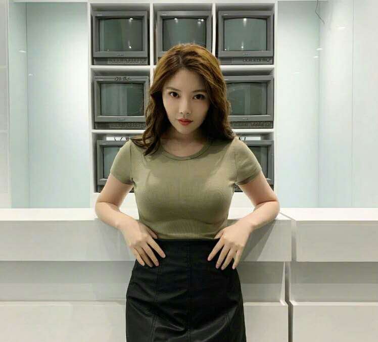 张国伟徐冬冬互动频繁显暧昧，两个人将会作何回应？