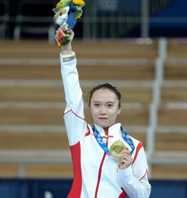 朱雪莹成首个捐赠东奥会金牌运动员，她为何将这个金牌捐赠出去？