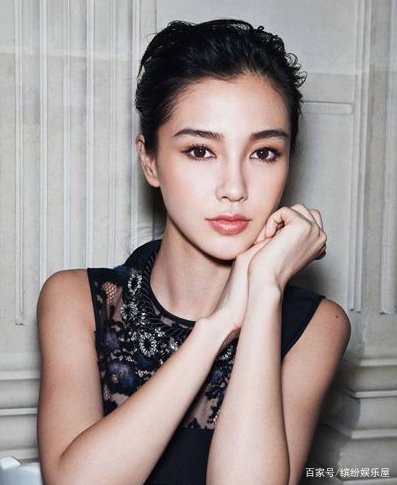 baby与小12岁男星拍吻戏，恋爱氛围浓厚！高颜值颇为养眼，对方是谁？