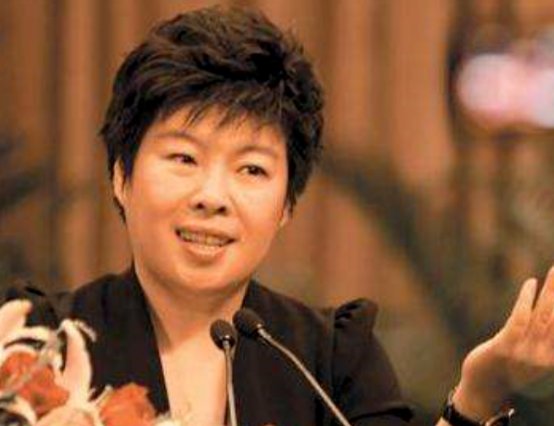 跌落“神坛”仍遭人唾弃，于丹到底犯了什么错？