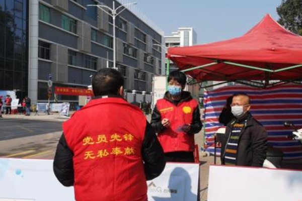 逝者安息！村民不配合防疫撞人致死后逃逸，你怎么看？