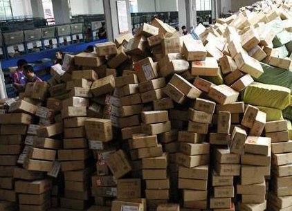 女子投诉快递员后遭殴打赔偿多少？