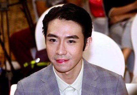 32岁俞灏明再次整形归来，网友直呼我们的端木磊终于回来了，你觉得呢？