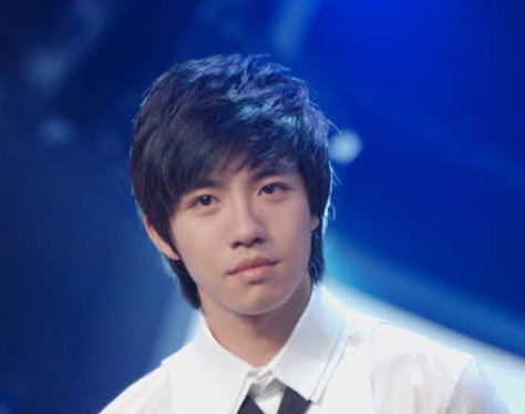 32岁俞灏明再次整形归来，网友直呼我们的端木磊终于回来了，你觉得呢？