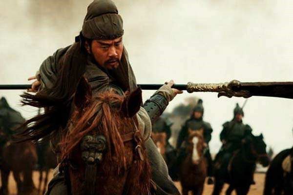 既没方天画戟,更无丈八蛇矛,那真正的三国神兵利器是何?