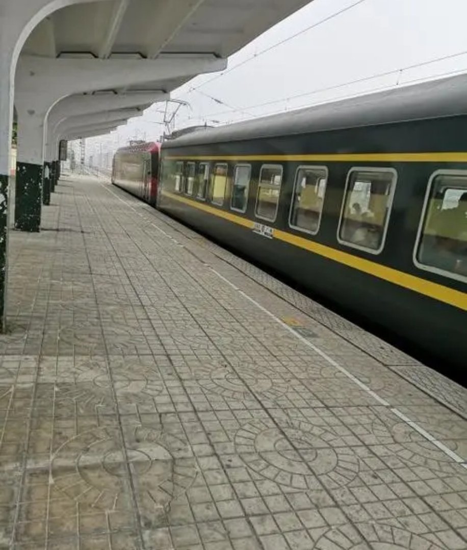 济南东站火车站人工客服电话？