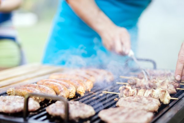 去海边烧烤都要准备什么东西？