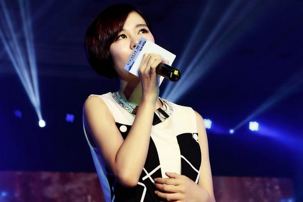 眼泪爱上心碎原唱是谁？