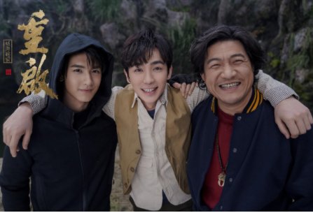 《极海听雷》讲的到底是什么？