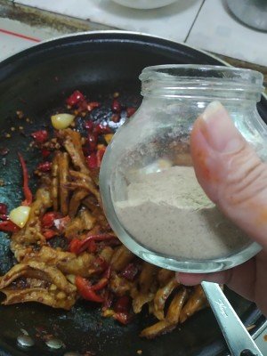 开家干锅鸭爪爪店赚钱吗?华飞鸭爪爪加盟有哪些加盟优势?