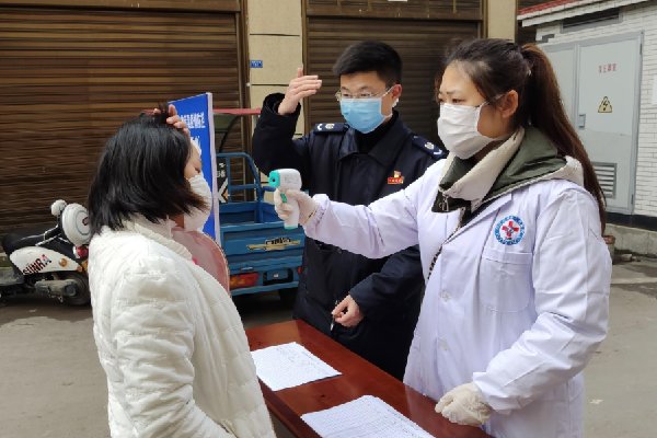 逝者安息！村民不配合防疫撞人致死后逃逸，你怎么看？