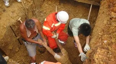 西安一考古现场发生塌方3人被困，现场是否有伤亡情况？