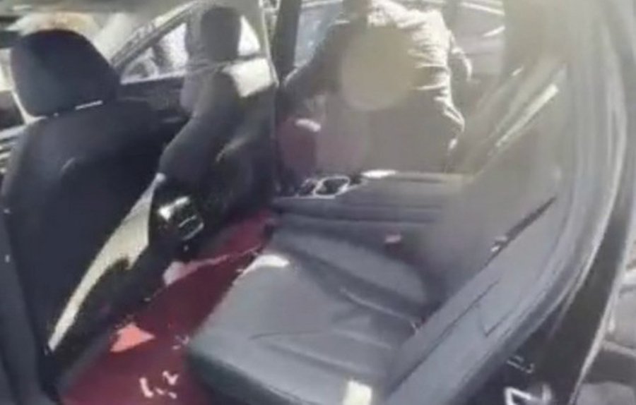 红旗E111纯电动轿车实车图曝光，将于明年3月份正式亮相