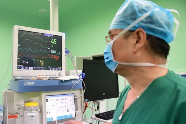 自曝收50万回扣医生再发声，医生为什么会举报自己收回扣？