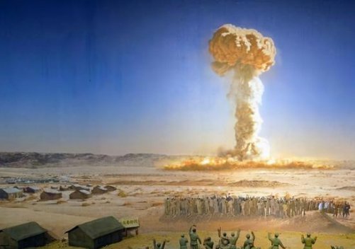 我国第一颗原子弹爆炸成功是哪一年?