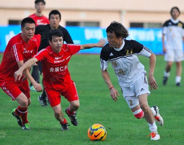 和那英在一起10年后分手，48岁高峰面容变老，近况如何？