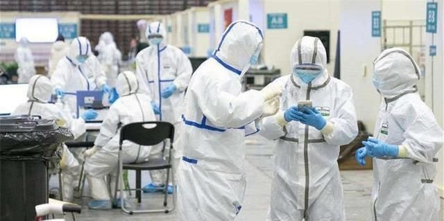 上海飞昆明核酸阳性男子称不知何时感染的，大家是否该对他多一些宽容？