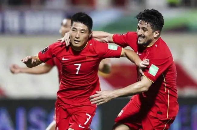 李铁称比赛献给所有中国球迷，放出豪言会全力取胜，你对此怎么看？