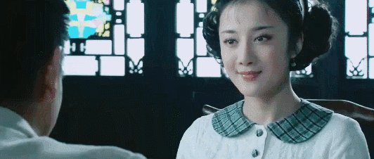 从清纯女主到“心机”女配，因狗咬整容5次的李依晓到底怎么了？