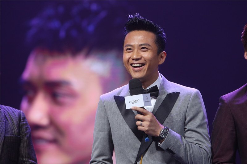 邓超开出租车忘打票后报销网友打车费，对此你如何评价他？