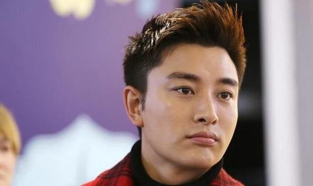 终于可以为甜馨松口气了，贾乃亮疑似公开挽回李小璐，到底是怎么回事？