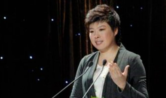 跌落“神坛”仍遭人唾弃，于丹到底犯了什么错？