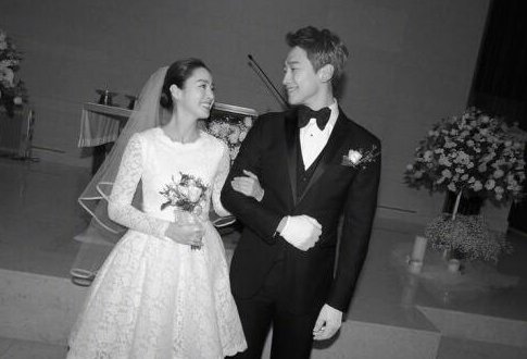 金泰希和rain什么时候结婚的？