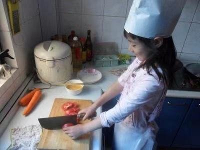 华师大竟然开公选课教做菜，你觉得高校有必要开设“烧菜”课吗？