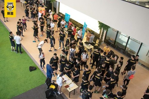 游泳教练每个月的工资大概是多少？