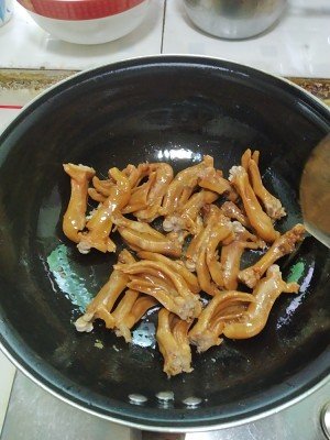 开家干锅鸭爪爪店赚钱吗?华飞鸭爪爪加盟有哪些加盟优势?